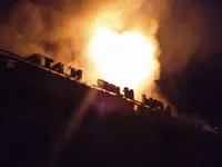 В окупованому Маріуполі сильна пожежа – спалахнув палац культури