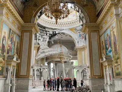 Пошкоджені ворожою атакою пам'ятки архітектури в Одесі відвідала делегація з Італії