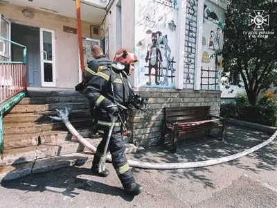 У Києві під час пожежі у квартирі загинула людина