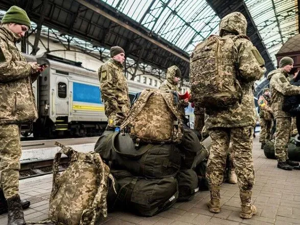 Укрзализныця выделяет спецбронь для военных, которые едут в командировку или отпуск