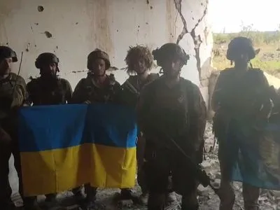 Українські військові звільнили село Старомайорське. Зеленський показав відео