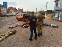 В Черновицкой области задержали чиновника ТЦК и его сообщников по подозрению в переправке уклонистов в Румынию