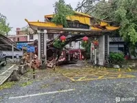 Дощ обрушився на північ Китаю на тлі просування тайфуну "Доксурі"
