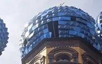 В Сумах от взрыва ракеты пострадал храм московского патриархата: поврежден купол и выбиты окна