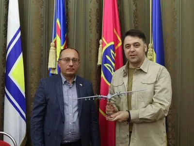 Виробник "Байрактарів" і Міноборони уклали договір про центр з ремонту безпілотників в Україні