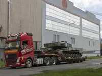 В Польшу на ремонт прибыли танки Leopard из Украины