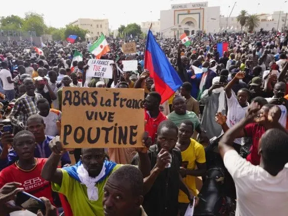 Франция начнет эвакуацию французов и других граждан ЕС из Нигера