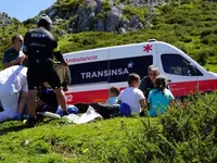 В Іспанії автобус із туристами перекинувся в горах, шестеро дістали важкі травми