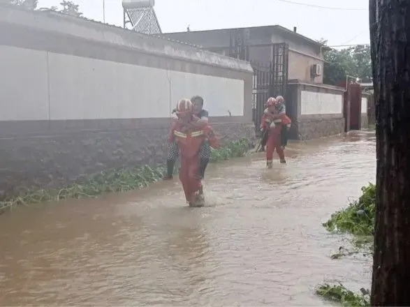 Через зливу на півночі Китаю загинуло 9 людей, шість зникли безвісти