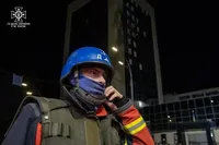 Ночная атака на Киев: поврежден фасад админздания, ГСЧС показала последствия