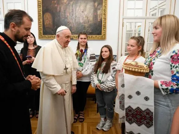 Папа Франциск попросил прощения у украинской молодежи за свою неспособность повлиять на ситуацию в Украине
