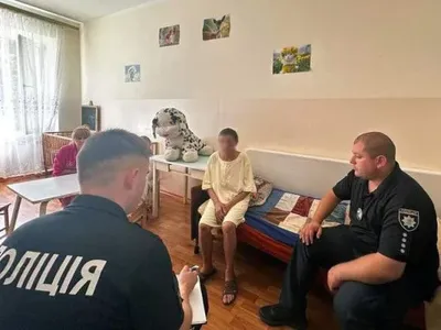 Из-за сорванных у соседа персики почти неделю пытал детей и женщину: в Черниговской области задержали мужчину