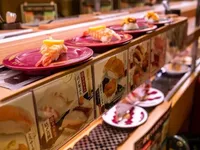 Японська мережа суші відмовилася від позову проти підлітка, який облизував пляшку соєвого соусу в одному з ресторанів
