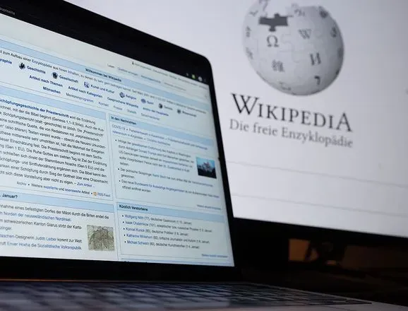 московський суд оштрафував "Вікіпедію" на 32 тисячі доларів за відмову видалити "фейки" про війну в Україні
