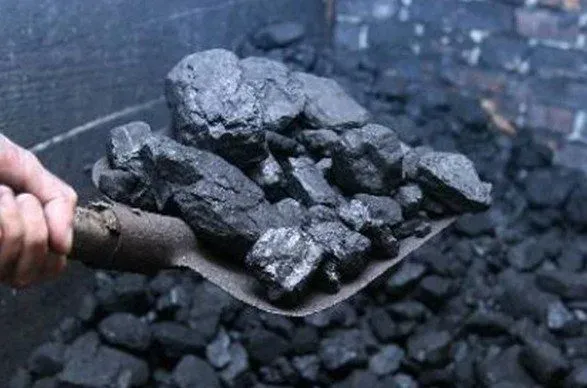 На складах ТЭС накоплено на 100 тысяч тонн угля меньше плана - Минэнерго
