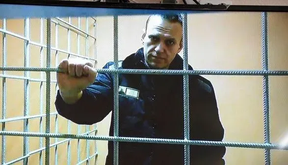 навального приговорили к 19 годам особого режима по делу об "экстремистской деятельности"