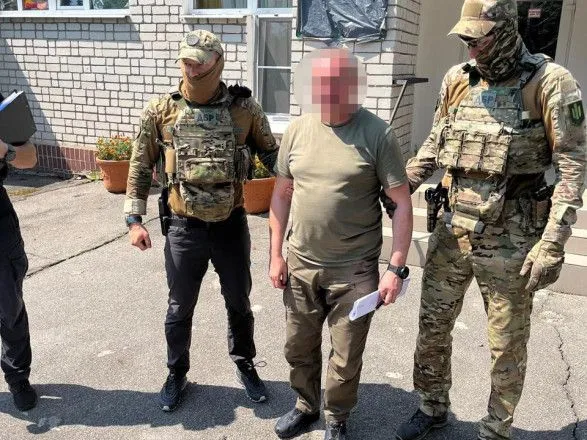 ДБР повідомило про підозру очільнику Донецького обласного ТЦК за "бойові" виплати своїм підлеглим на майже мільйон гривень