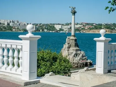 Оккупационные власти Крыма заявляют, что к Севастопольской бухте движется надводный беспилотник