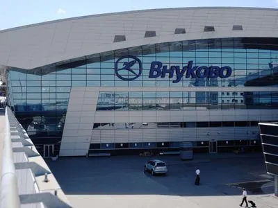 В аеропорту Внуково в Росії скасовані всі рейси, мер Москви заявляє про спробу прориву безпілотника