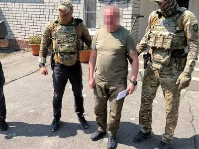 Суд арештував Донецького воєнкома за "бойові" виплати своїм підлеглим на майже мільйон гривень