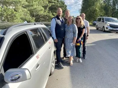 Благодійники з Латвії відправили автомобільний конвой в Україну