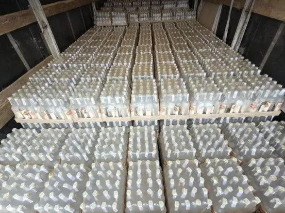 В Чернигове наладили миллионное производство фальсификата алкоголя: поставки делали по всей стране