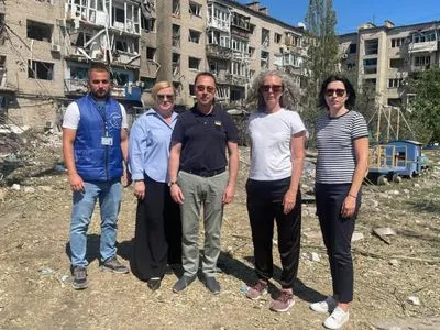 Гуманітарна координаторка ООН відвідала Покровськ, який постраждав від ракетної атаки рф