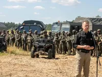 Польща розгорнула оперативну групу військ на кордоні з Білоруссю