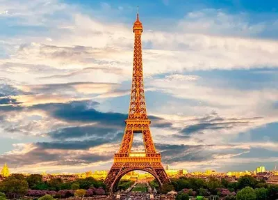 В Париже из-за угрозы взрыва эвакуировали людей с Эйфелевой башни