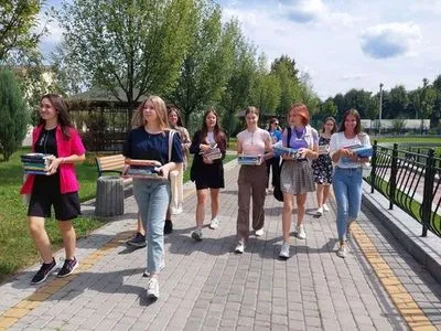 "Буккросинг МХП": у дендропарку на Вінниччині популяризують обмін книжками