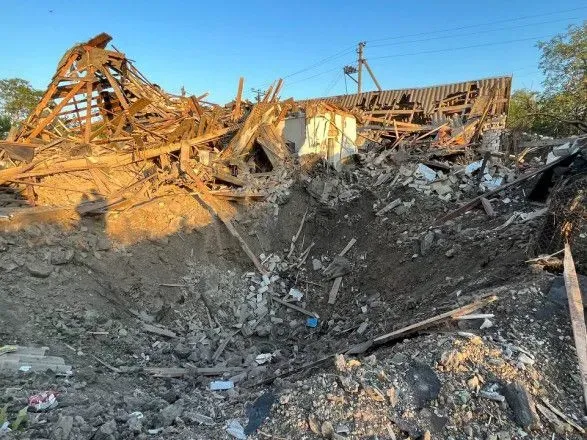 россияне ударили ракетами по поселку Степное Запорожской области: двое пожилых людей погибли