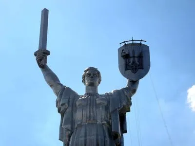 Роботи на монументі "Батьківщина-мати" планують завершити до Дня Державного прапора - Мінкульт