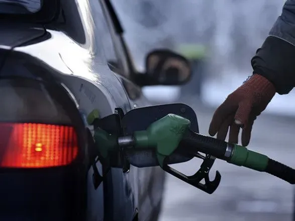 Эксперт: бензин А-95 остановится на отметке 57-58 гривен за литр