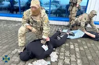Займалися рекетом, мобілізувавшись до ЗСУ: на Львівщині знешкодили банду “перевертнів”
