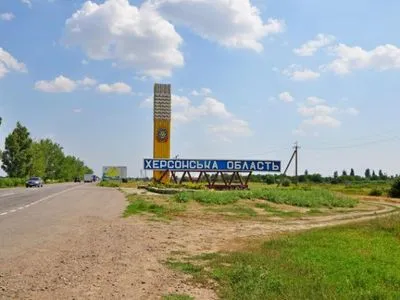 россияне обстреляли поселок на Херсонщине: ранена несовершеннолетняя