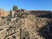 Окупанти вдарили керованими авіабомбами по Комишувасі Запорізької області, зруйновано навчальний заклад