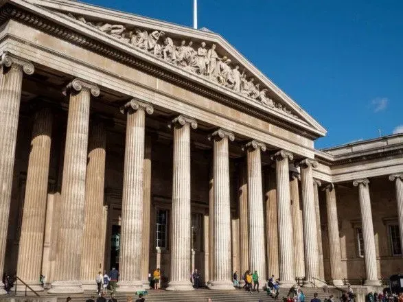 Працівника Британського музею у Лондоні звільнили через зникнення цінних скарбів у фондах