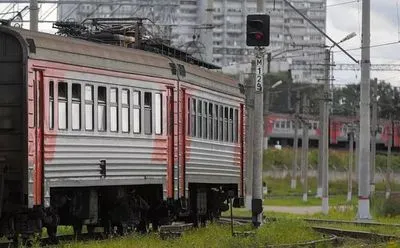 На залізниці у москві підпалили релейну шафу - потяги відстають від графіка