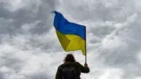Около 45% украинцев считают патриотизмом донатить и разговаривать на государственном языке - опрос