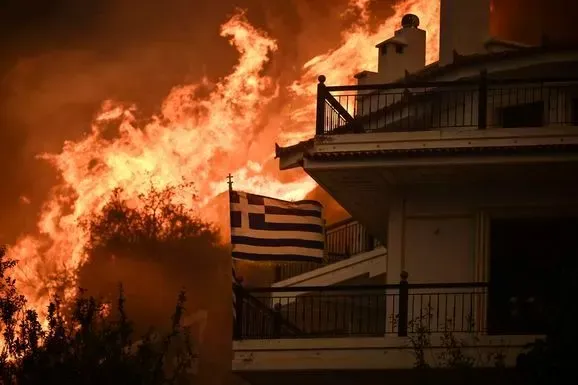 Понад 60 пожеж за добу: кількість загиблих в Греції досягла 20