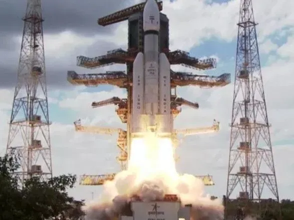 Індія готується до першої посадки на Місяць після невдачі росії