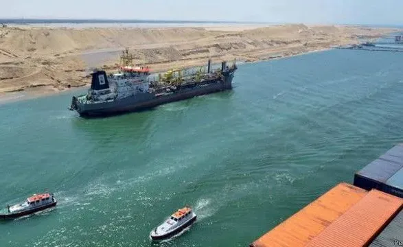 Два танкери зіштовхнулись у Суецькому каналі