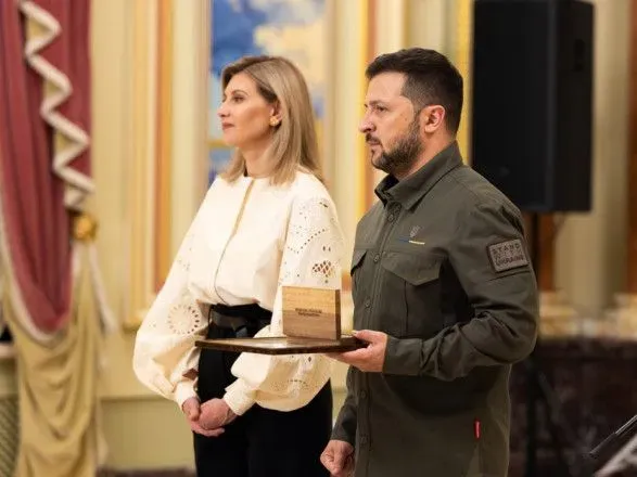 Зеленский вручил награду президента "Национальная легенда Украины"