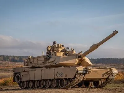 Україна отримає першу партію танків Abrams у середині вересня – Politico