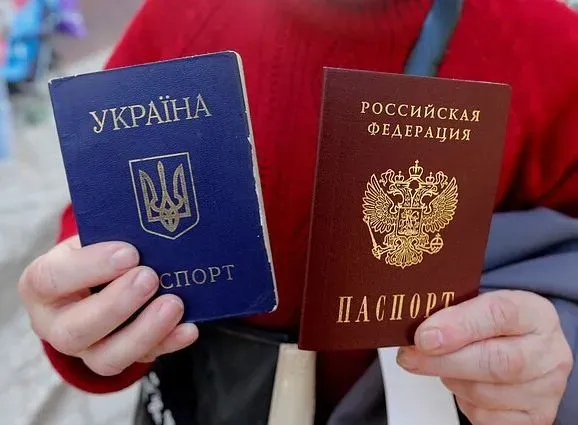 Принудительная паспортизация на ВОТ: школьников без российских документов не допускают к обучению