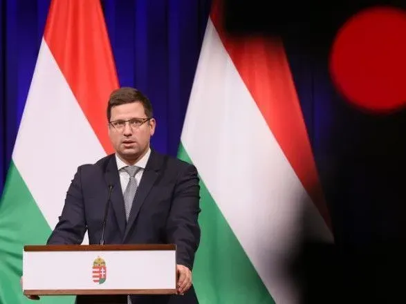 Захід повинен дати рф гарантії безпеки і не приймати Україну до НАТО – представник Орбана