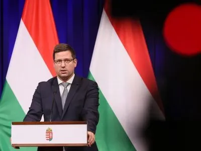 Захід повинен дати рф гарантії безпеки і не приймати Україну до НАТО – представник Орбана