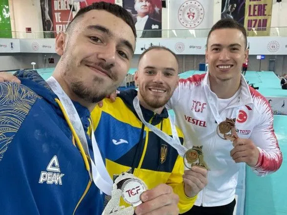 Украинские гимнасты завоевали восемь медалей на Кубке мирового вызова в Турции