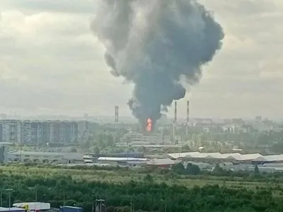У cанкт-петербурзі пожежа на нафтобазі. Очевидці кажуть, що чули звуки вибухів – росЗМІ