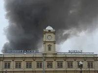 У Москві згоріли склади. На гасіння відправили пожежний потяг - росЗМІ